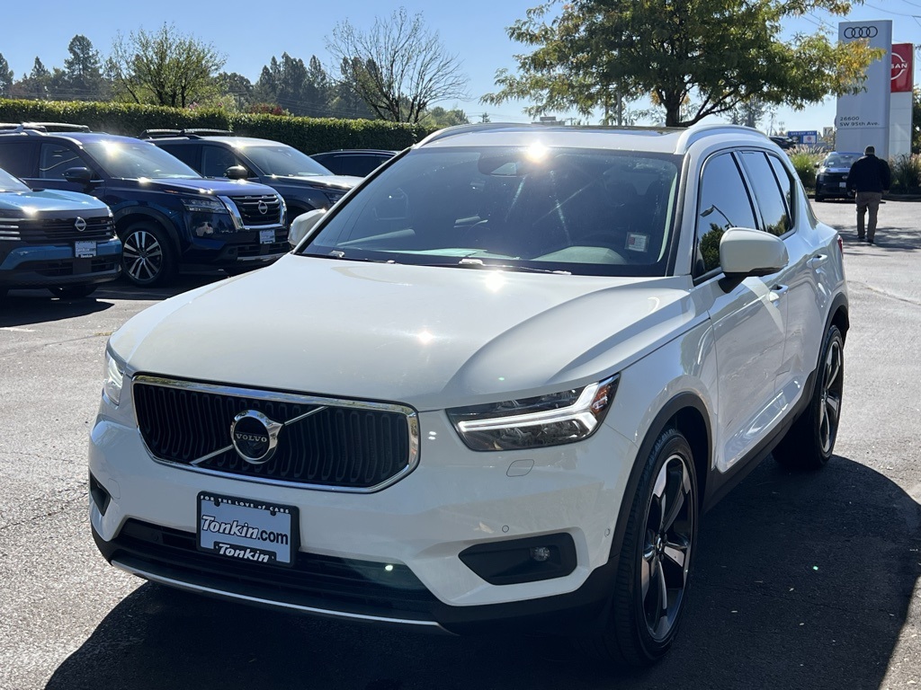 2019 Volvo XC40 T5 Momentum photo 3