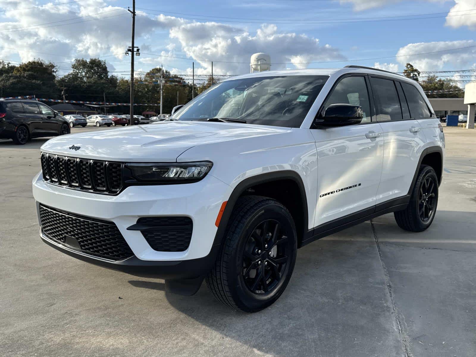 2025 Jeep Grand Cherokee Altitude photo 2