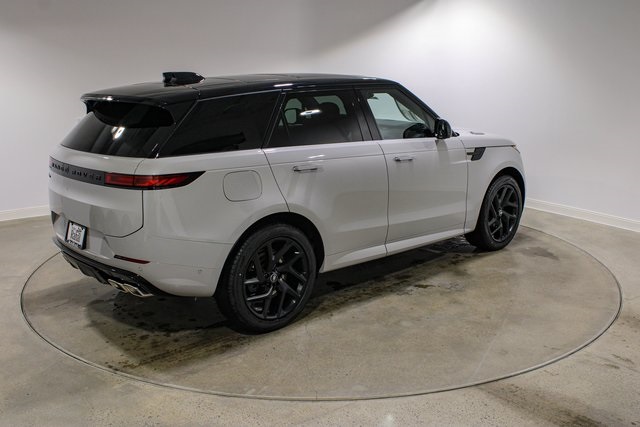 2025 Land Rover Range Rover Sport SE photo 4
