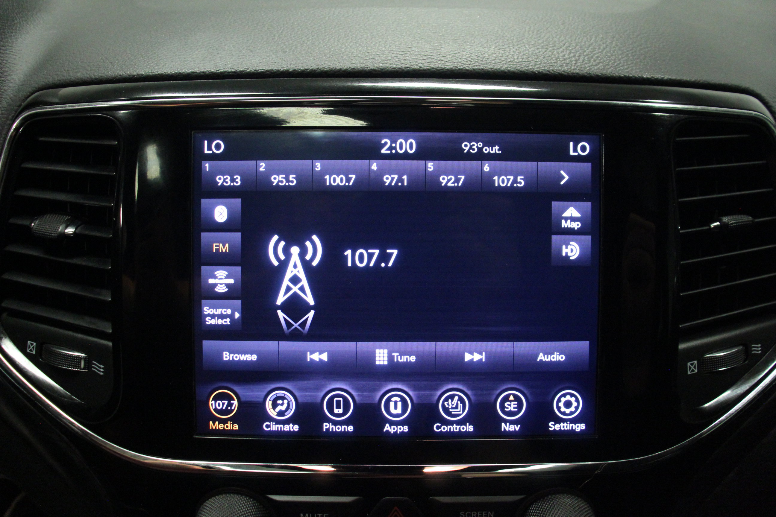 2020 Jeep Grand Cherokee Altitude photo 22