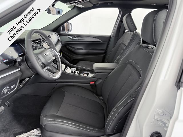 2025 Jeep Grand Cherokee Laredo X photo 23