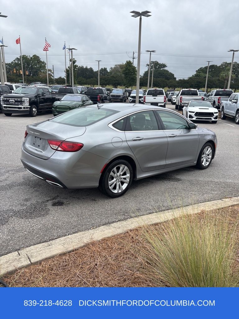 2015 Chrysler 200 Limited photo 4