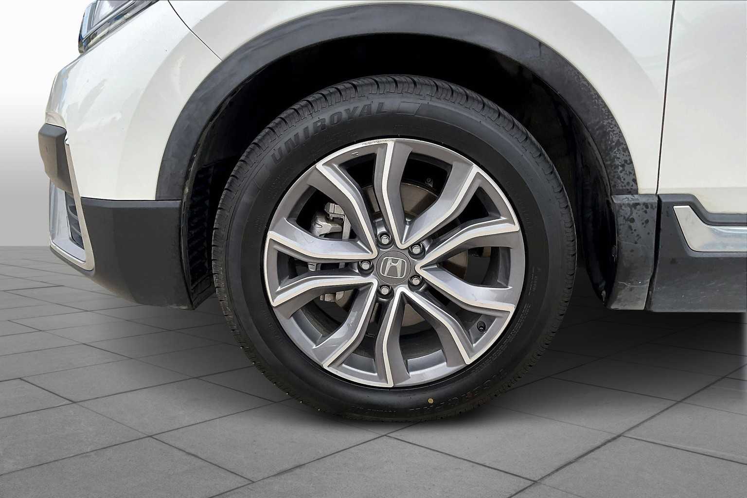 2022 Honda CR-V Hybrid Touring photo 9