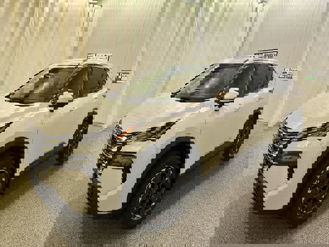 2026 Nissan Rogue SV photo 2