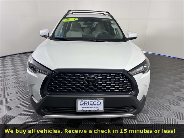 2023 Toyota Corolla Cross LE photo 2