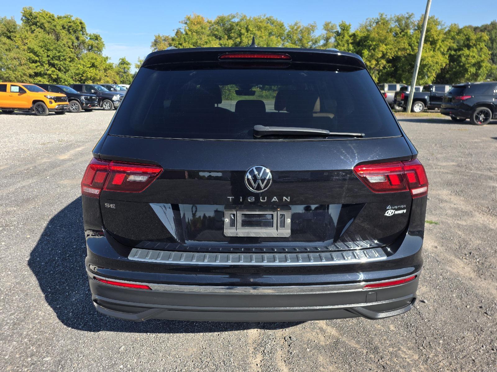 2022 Volkswagen Tiguan SE photo 4