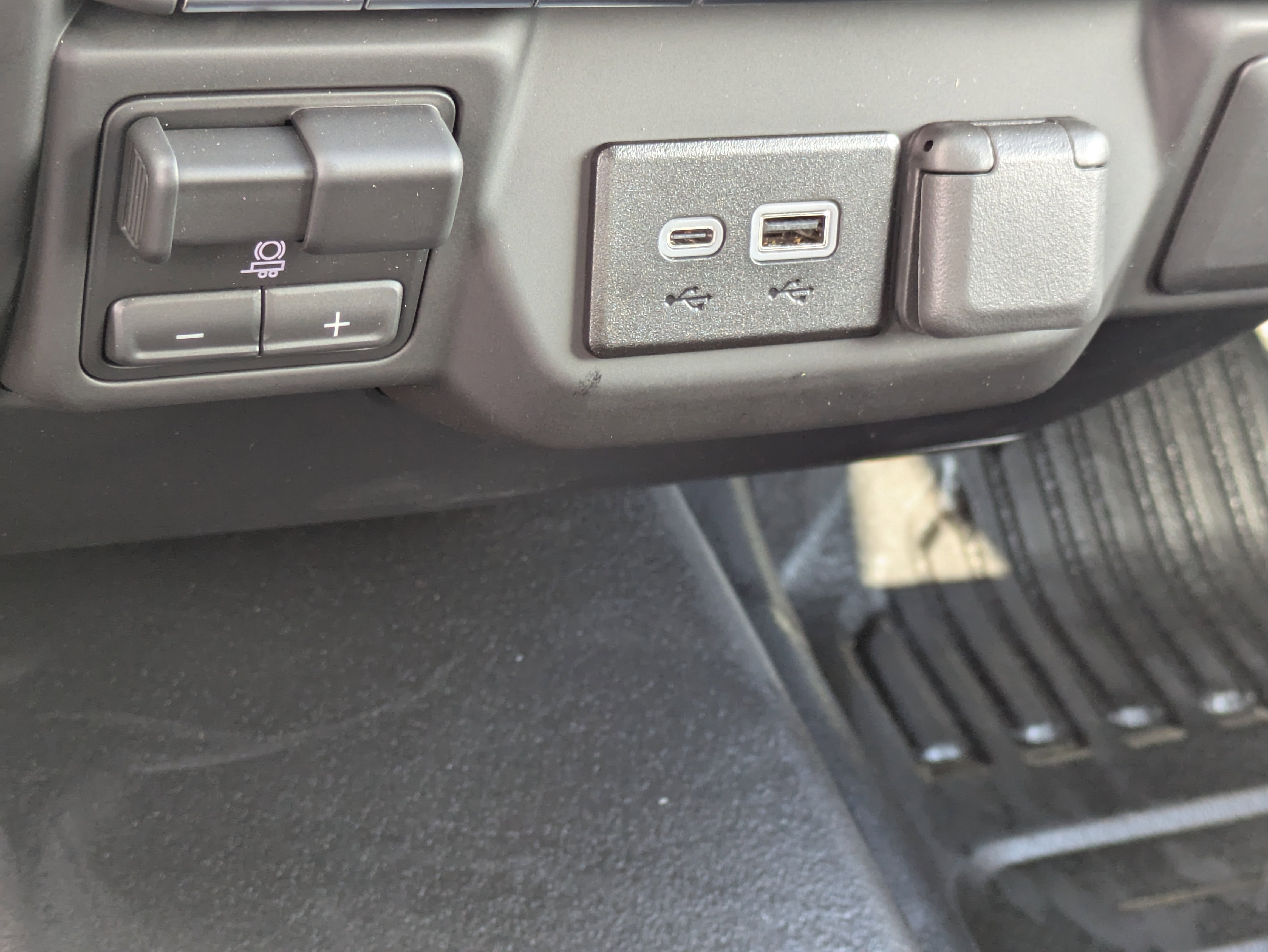 2026 Chevrolet Silverado 1500 Work Truck photo 4