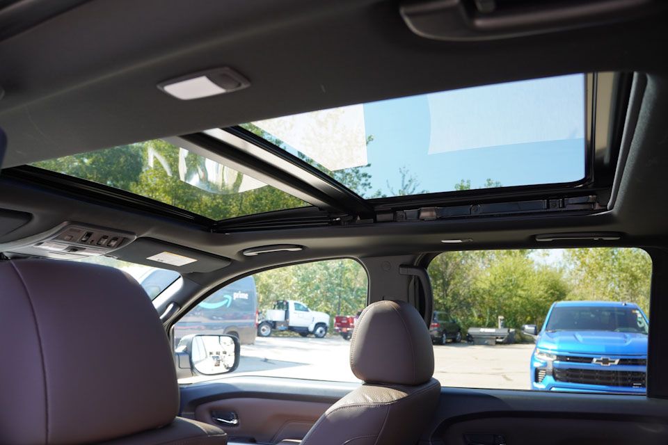 2024 Nissan Titan Platinum Reserve photo 18