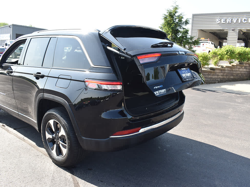 2023 Jeep Cherokee 4xe photo 28