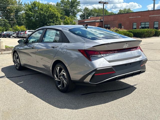2025 Hyundai Elantra SEL Sport photo 6