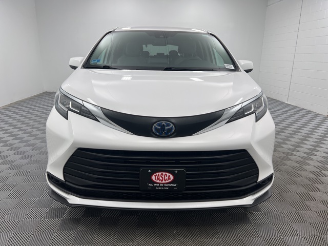 2021 Toyota Sienna LE photo 3