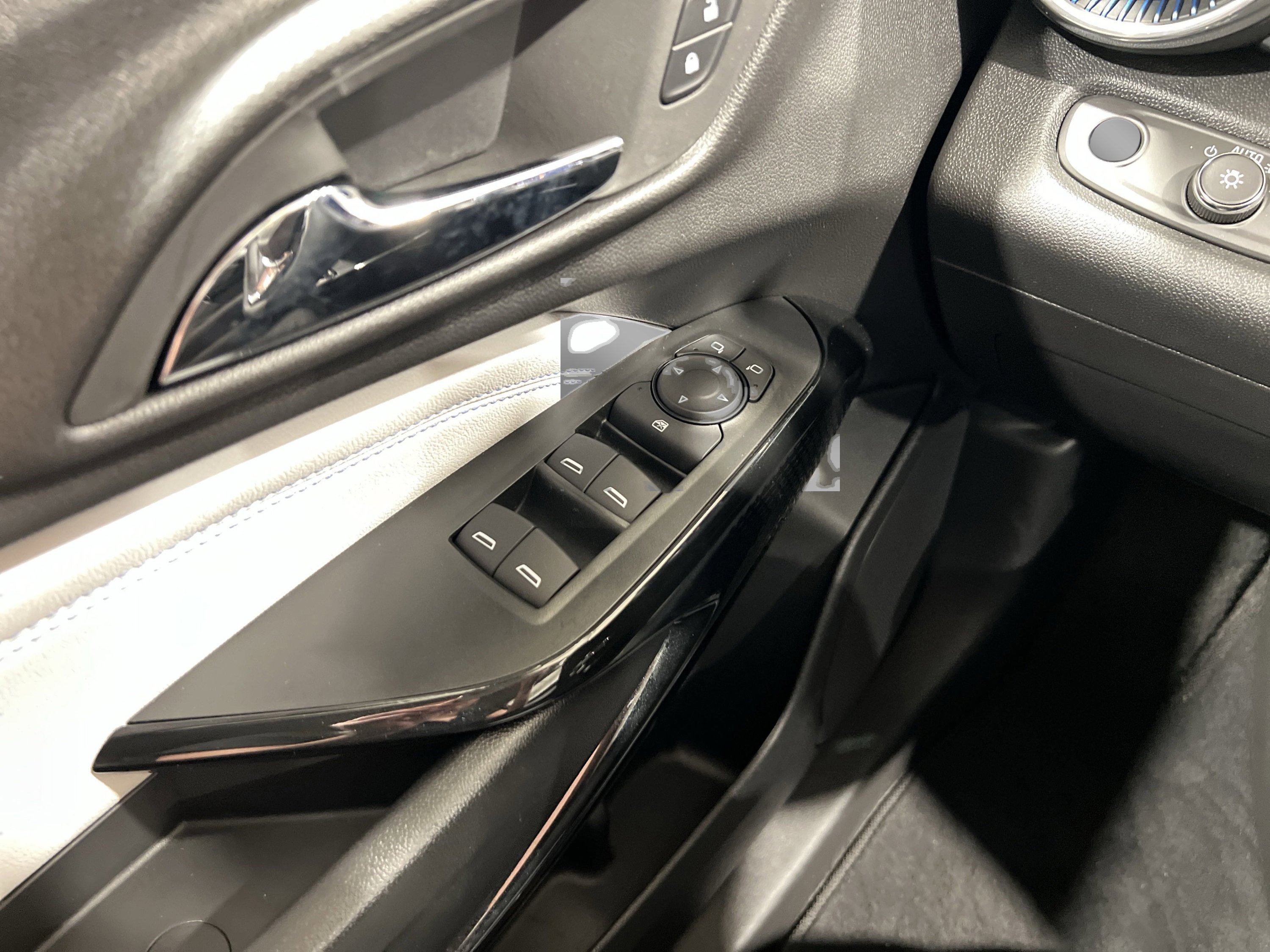 2025 Chevrolet Trax LT photo 16