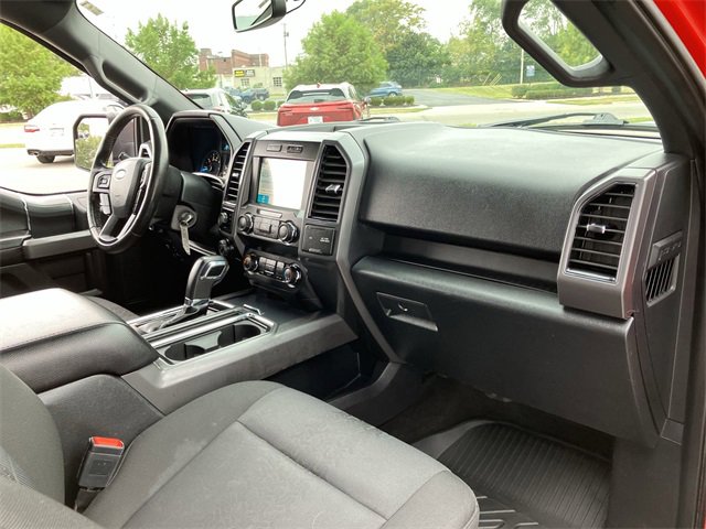 2019 Ford F-150 XLT photo 17