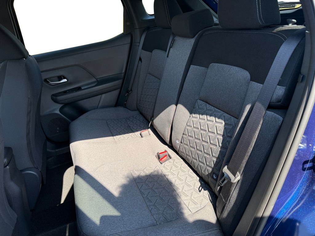 2026 Nissan Kicks SV photo 13