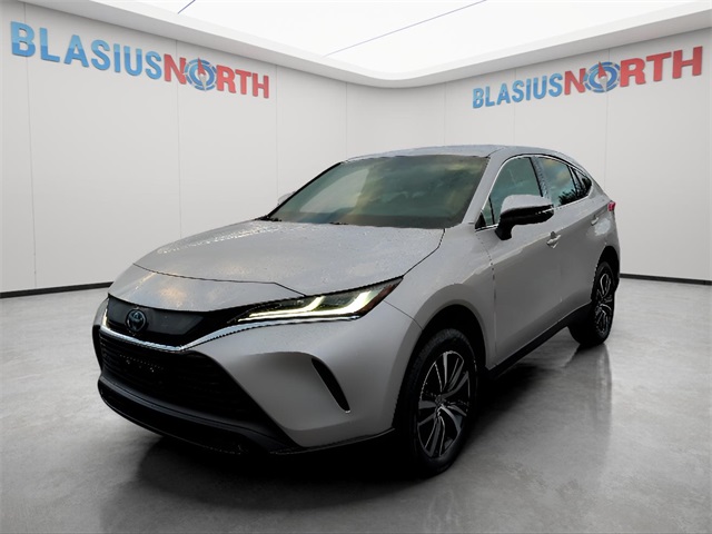 2024 Toyota Venza LE's photo