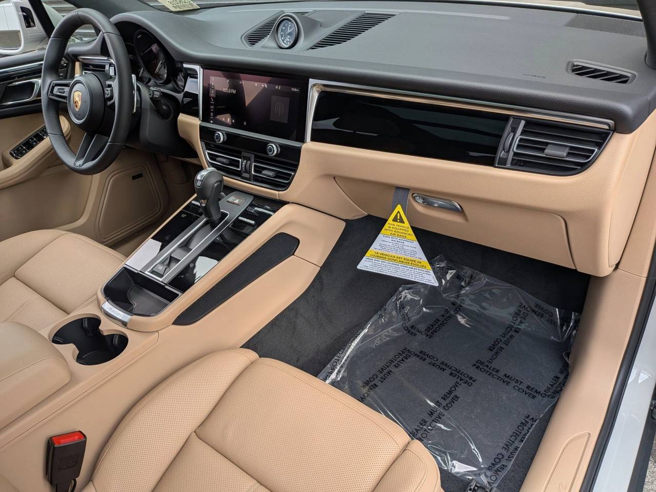 2026 Porsche Macan T photo 23