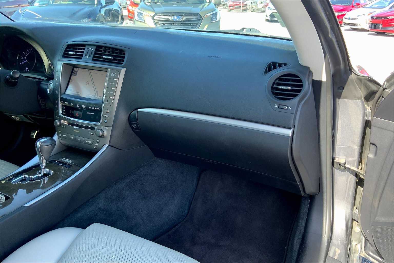 2012 Lexus IS 350C photo 17
