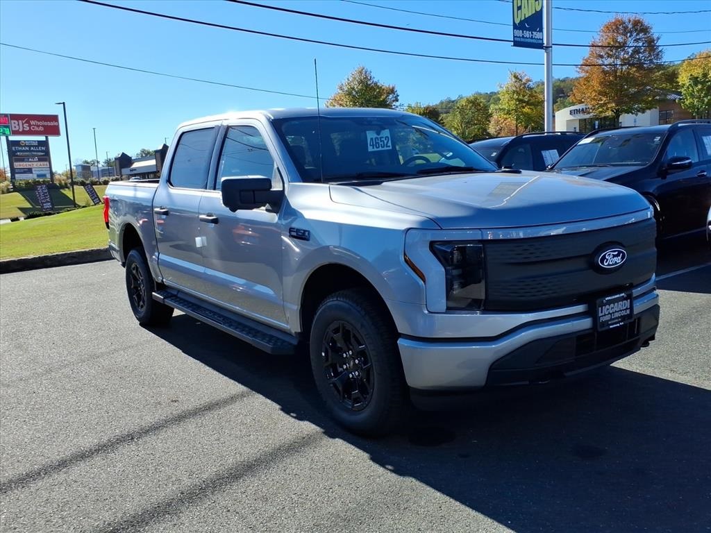 2025 Ford F-150 Lightning XLT's photo