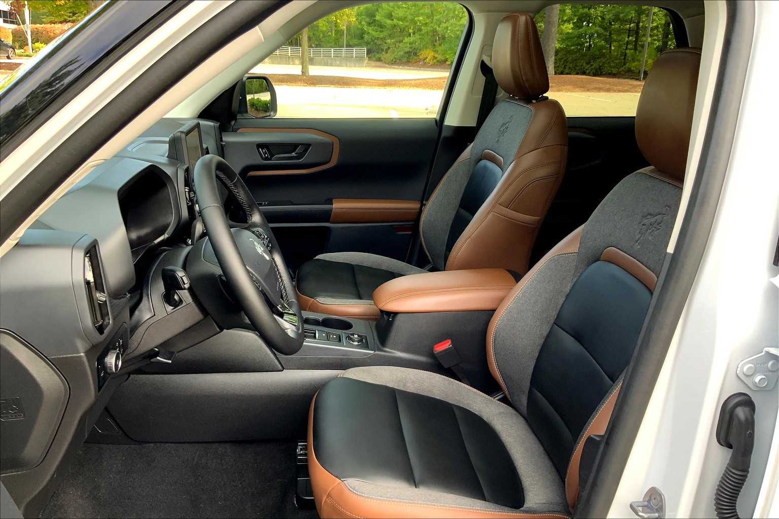 2024 Ford Bronco Sport Outer Banks photo 8