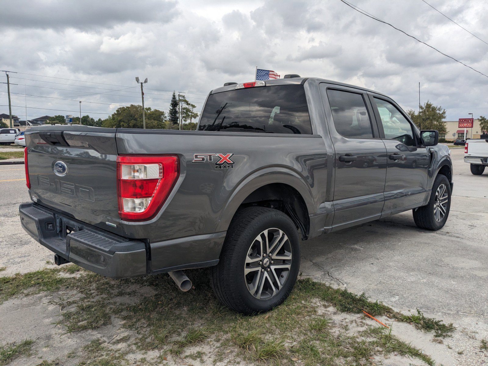 2022 Ford F-150 XL photo 4