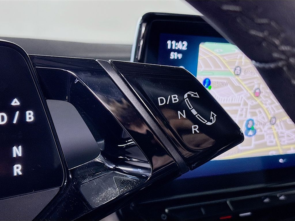 2024 Volkswagen ID.4 Standard photo 18