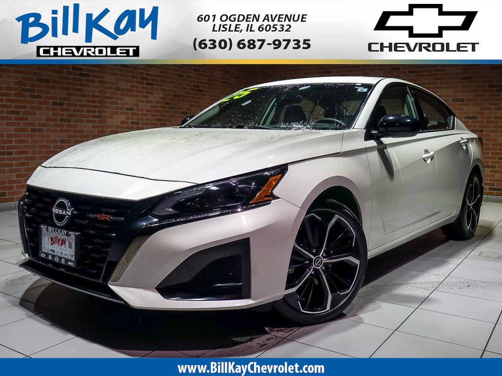 2025 Nissan Altima SR's photo