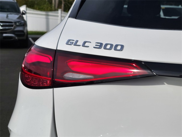 2026 Mercedes Benz GLC 300 4MATIC photo 9