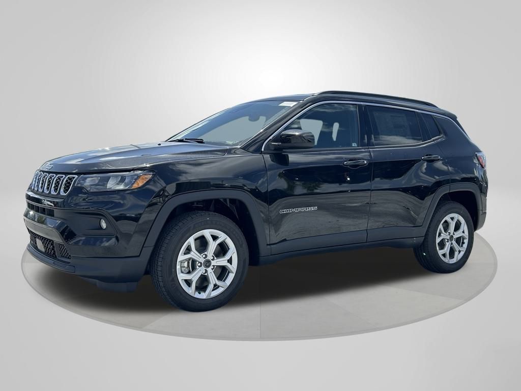 2025 Jeep Compass Latitude photo 2