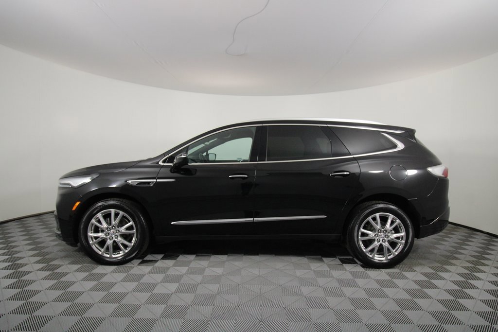 2023 Buick Enclave Premium photo 2