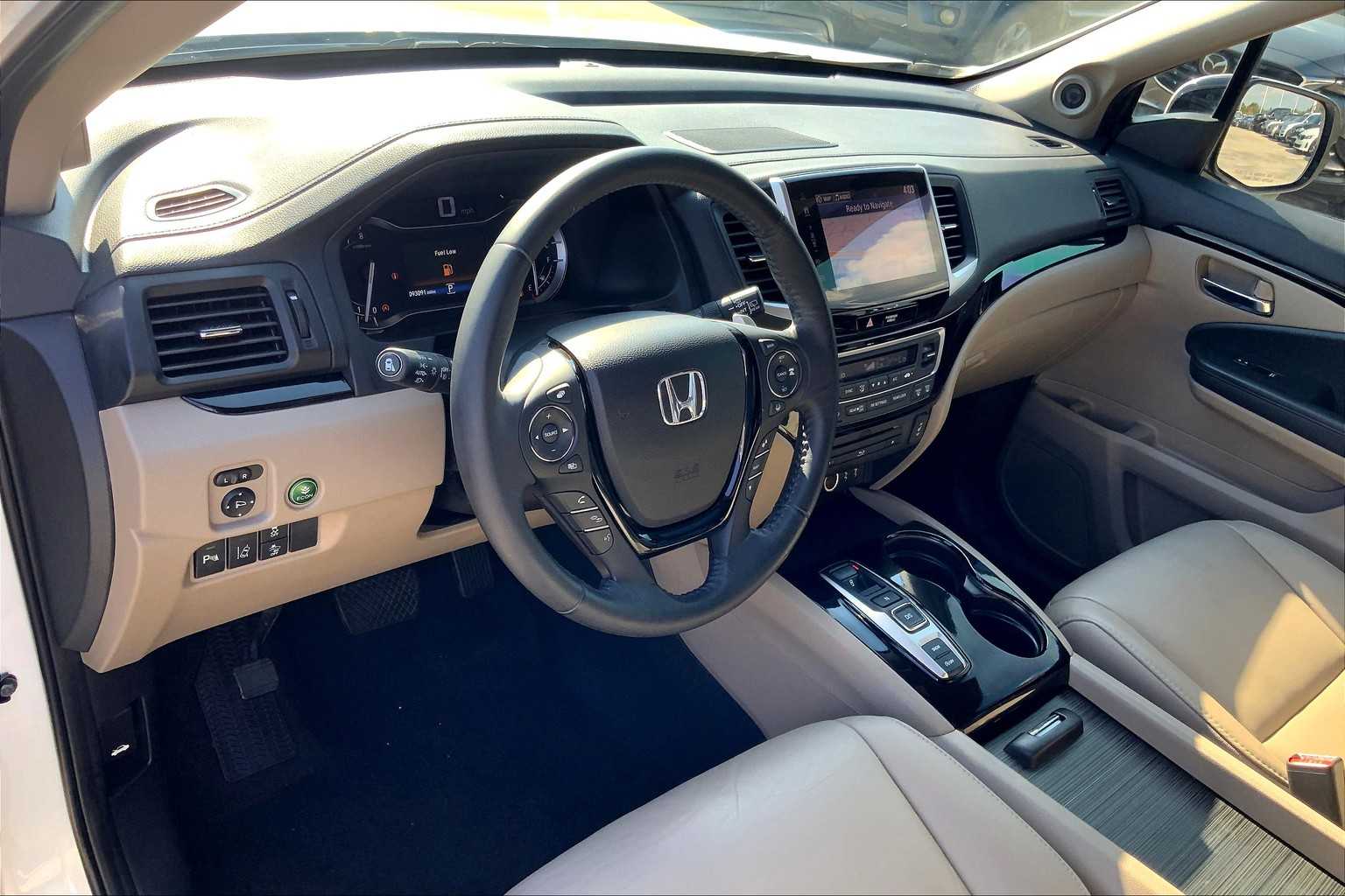 2018 Honda Pilot Touring photo 17