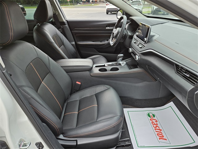 2022 Nissan Altima 2.5 SR photo 14