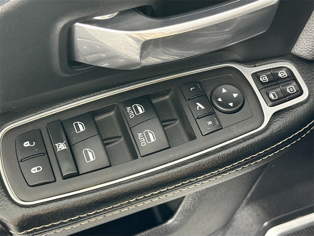 2024 Ram 2500 Laramie photo 19