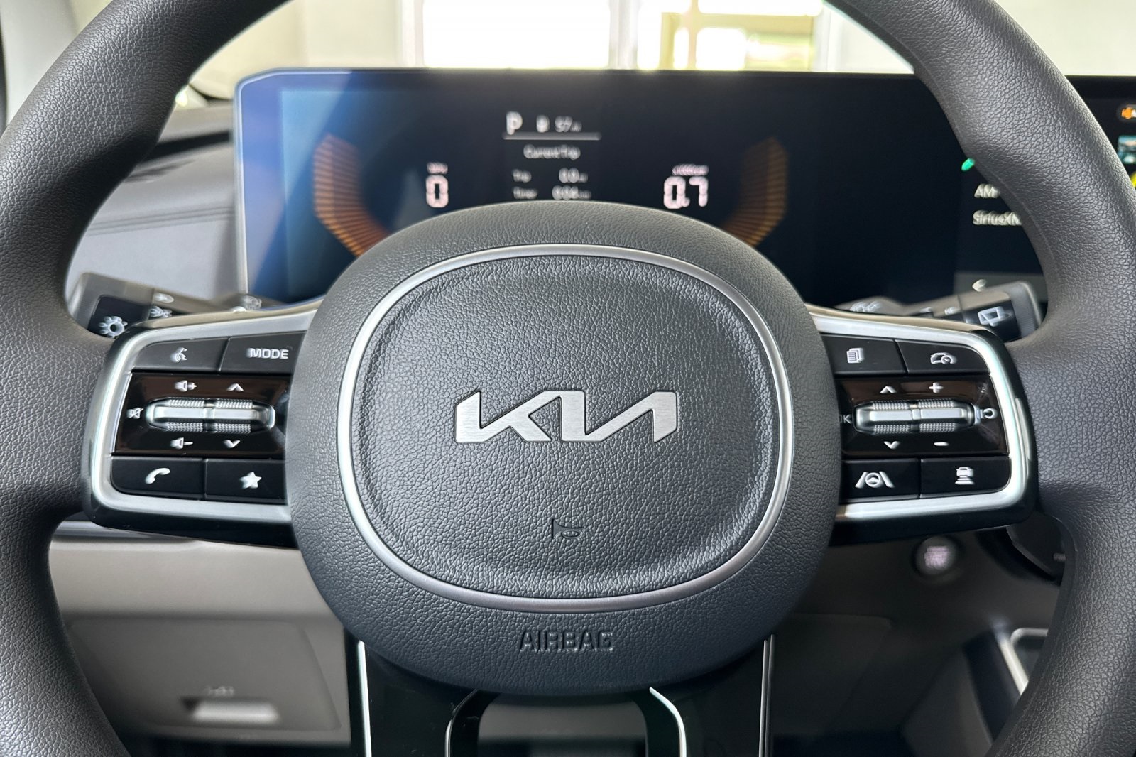 2026 Kia Carnival LX photo 18