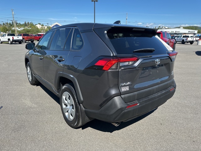 2022 Toyota RAV4 LE photo 3