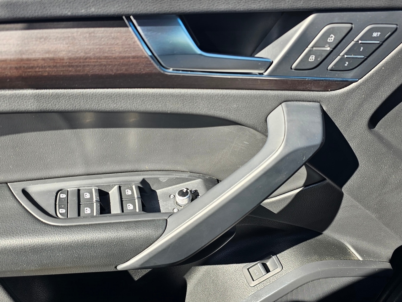 2023 Audi Q5 45 S line Premium photo 2