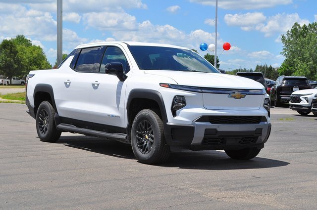 2025 Chevrolet Silverado EV LT's photo