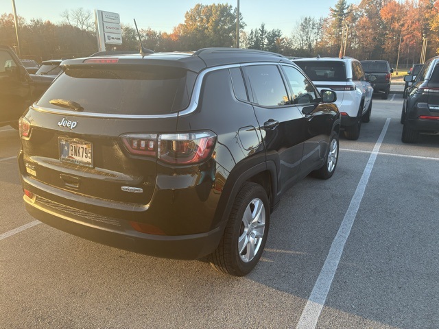 2022 Jeep Compass Latitude photo 4