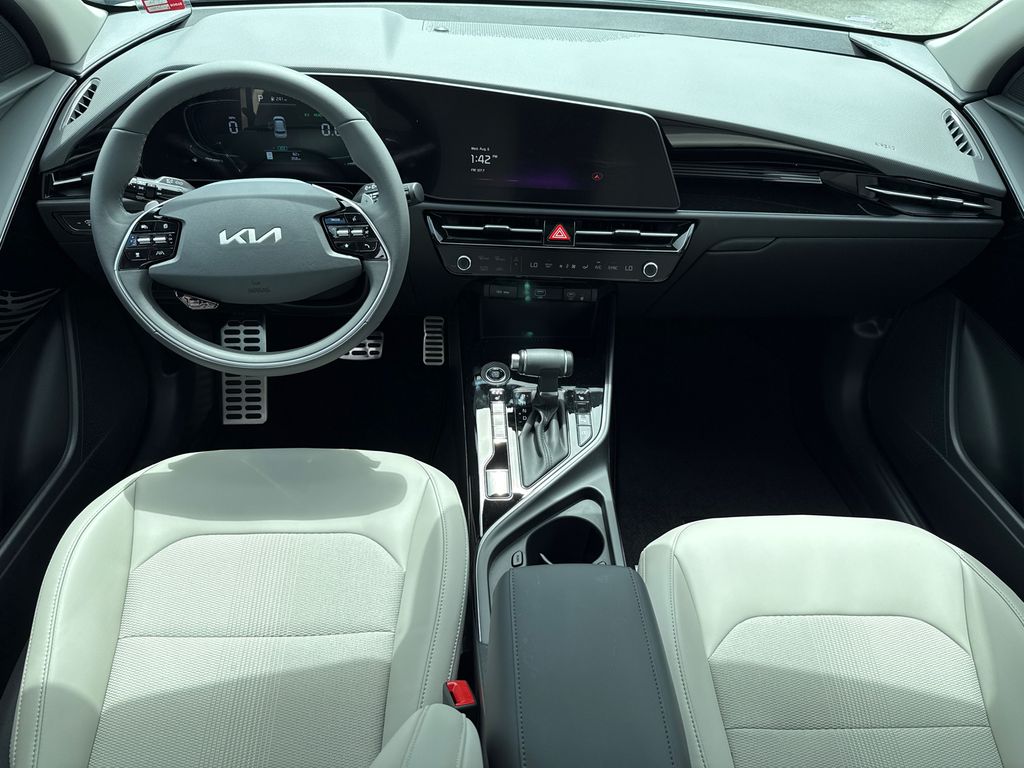 2025 Kia Niro EX Touring photo 19