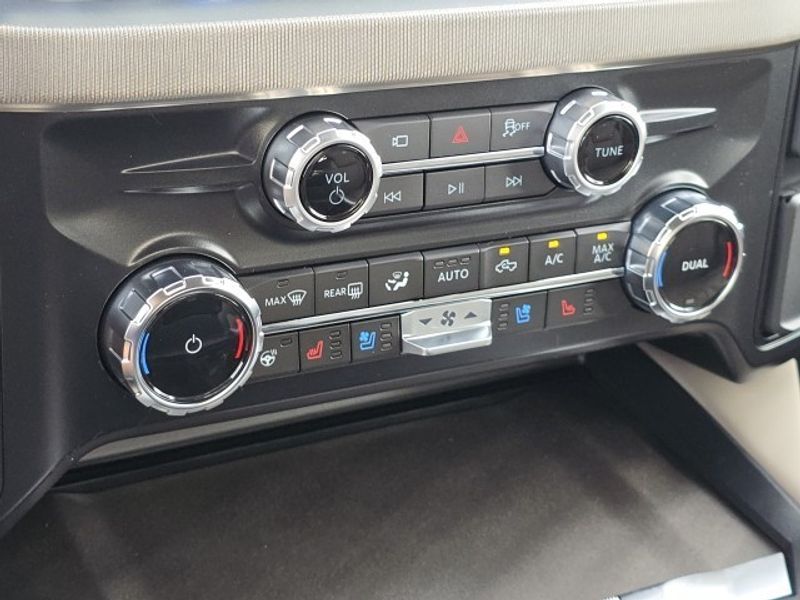 2026 Ford F-250 Platinum photo 17
