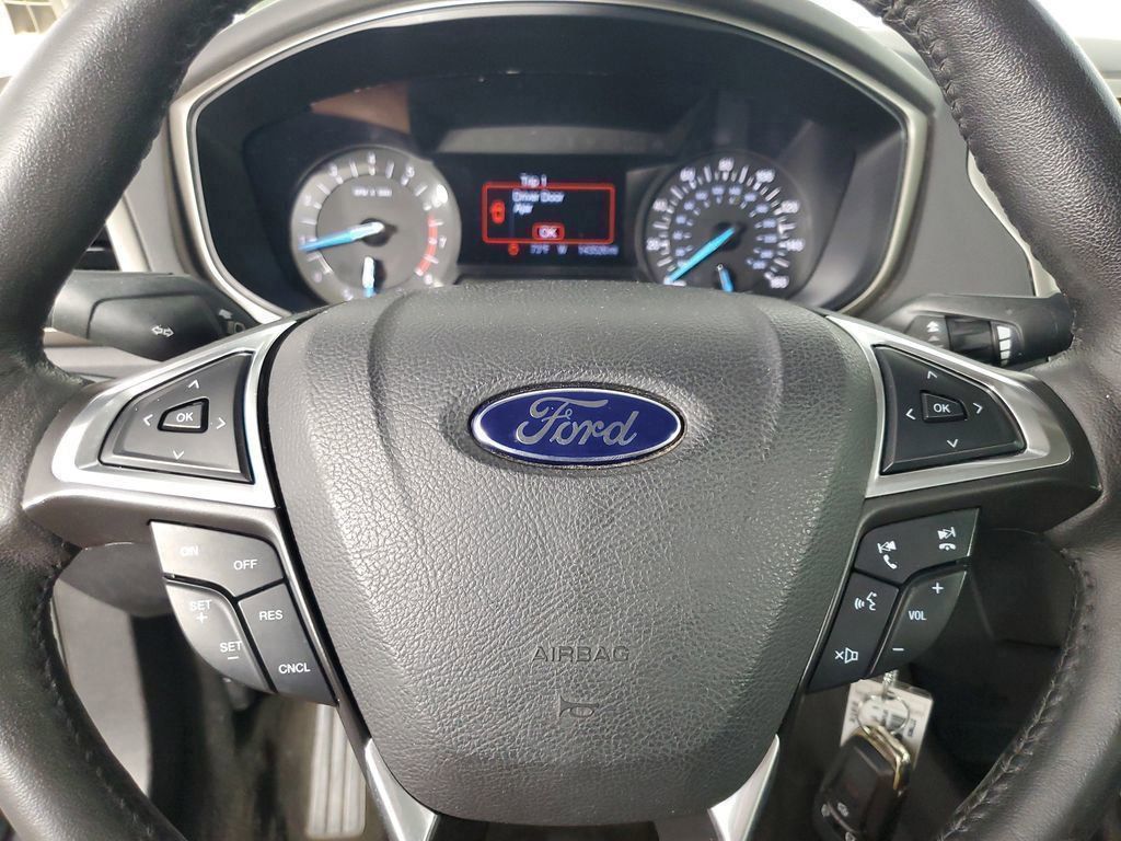 2014 Ford Fusion SE photo 19