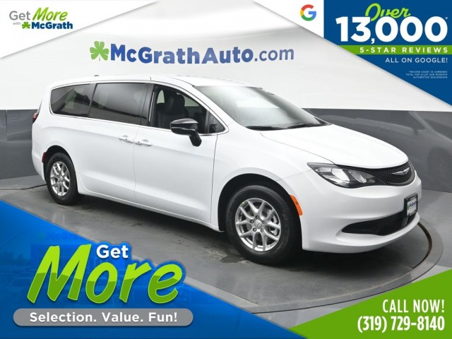 2026 Chrysler Voyager LX's photo