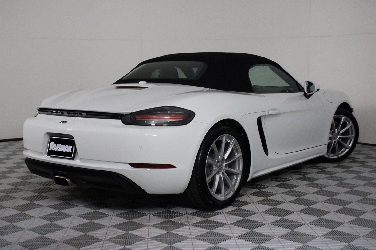 2025 Porsche Boxster photo 7