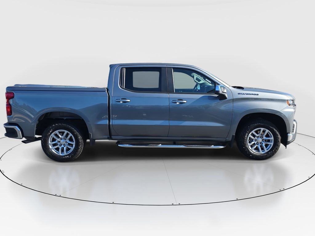 2021 Chevrolet Silverado 1500 LT photo 3