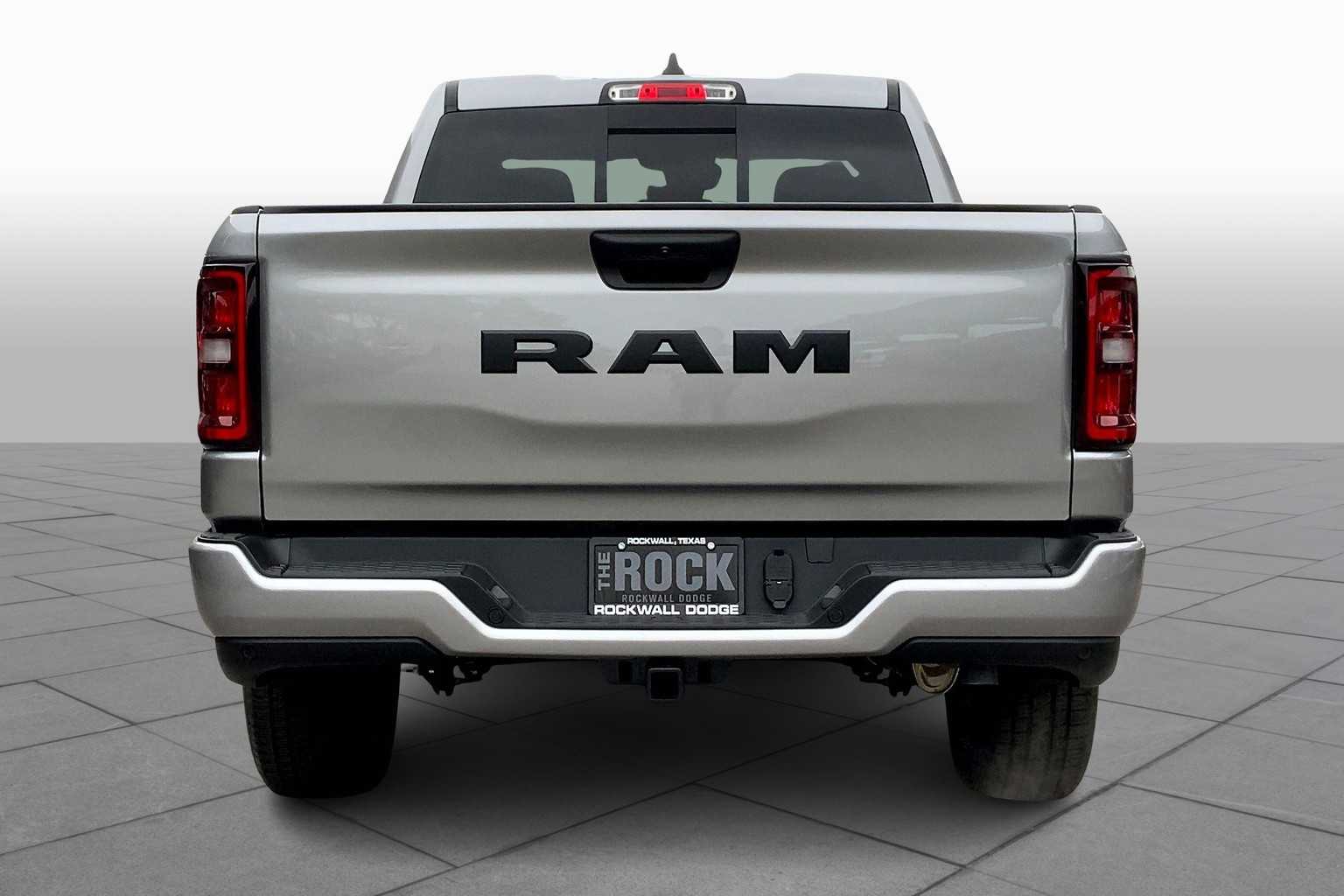 2025 Ram 1500 Tradesman photo 4