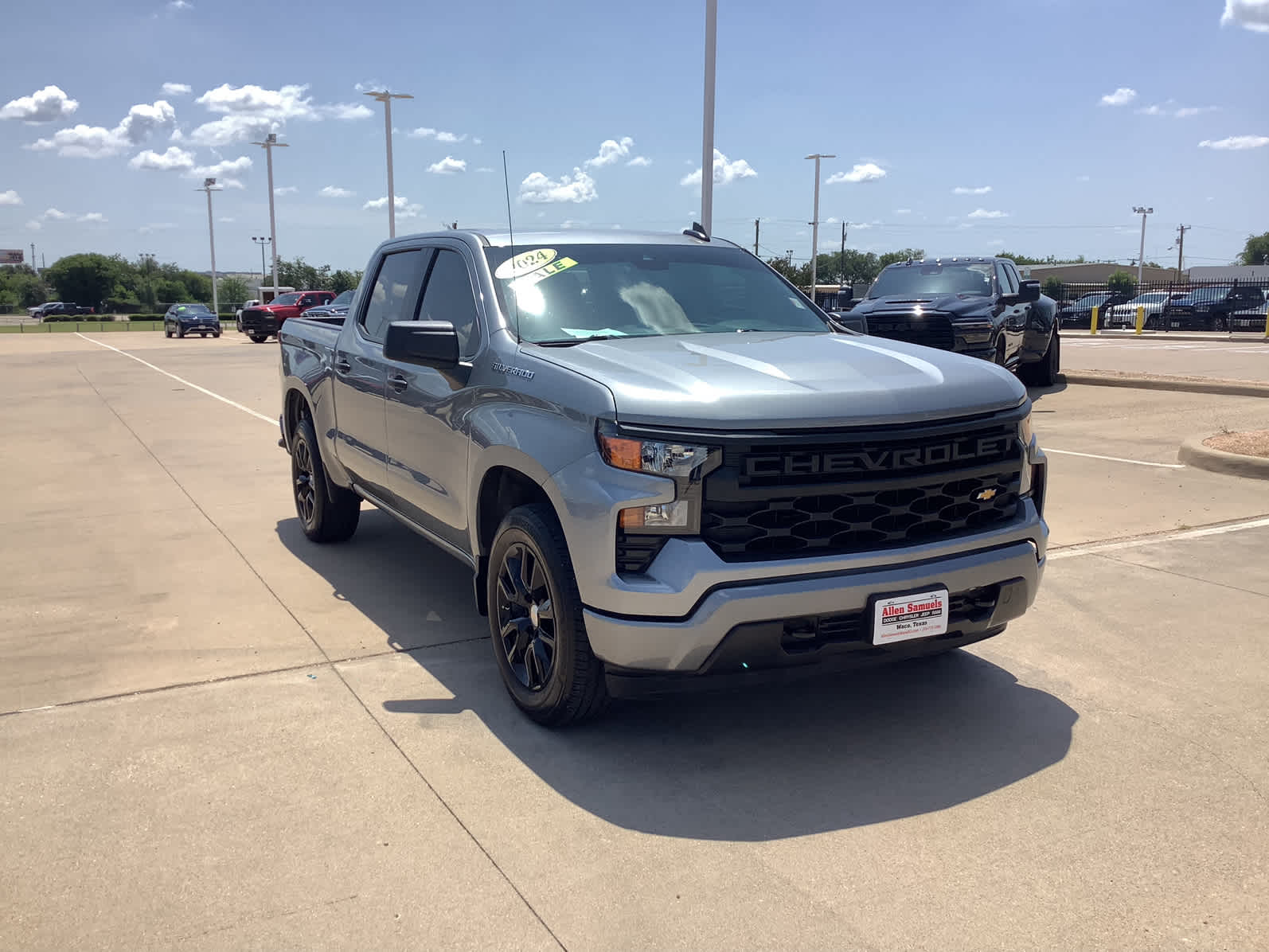 2024 Chevrolet Silverado 1500 Custom photo 2