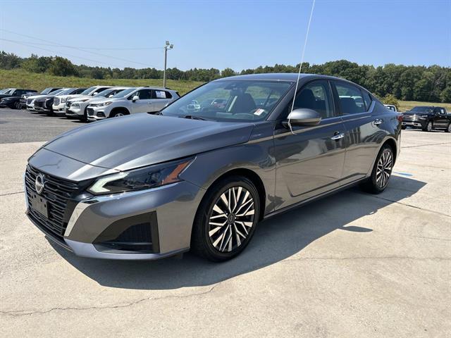 2023 Nissan Altima 2.5 SV photo 8