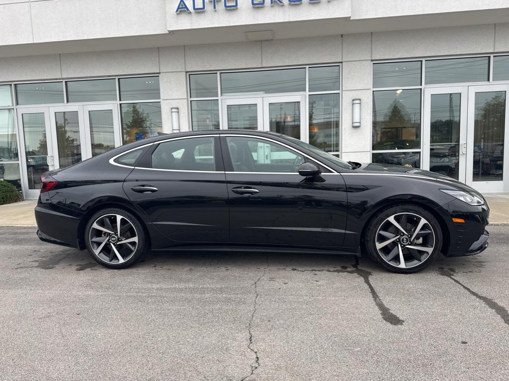 2022 Hyundai Sonata SEL Plus photo 2