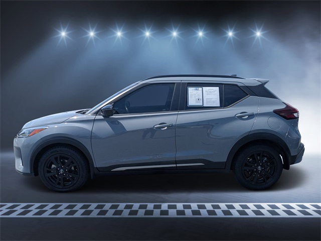 2022 Nissan Kicks SR photo 6