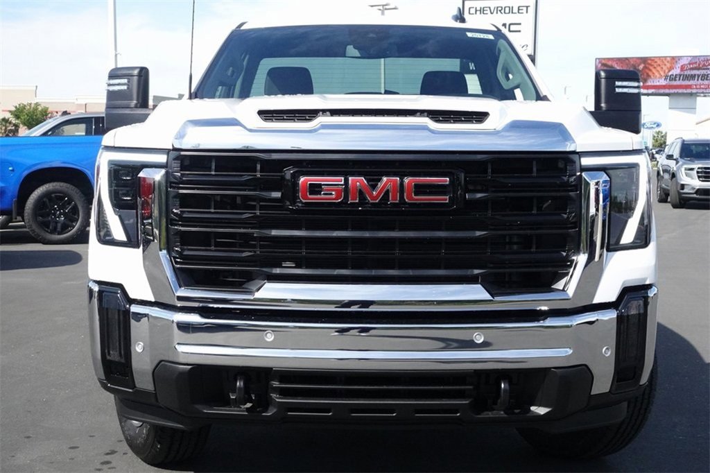 2025 Gmc Sierra 2500 HD Pro photo 3