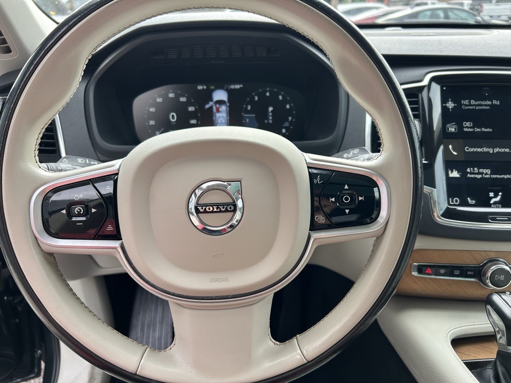 2021 Volvo XC90 T5 Momentum photo 10